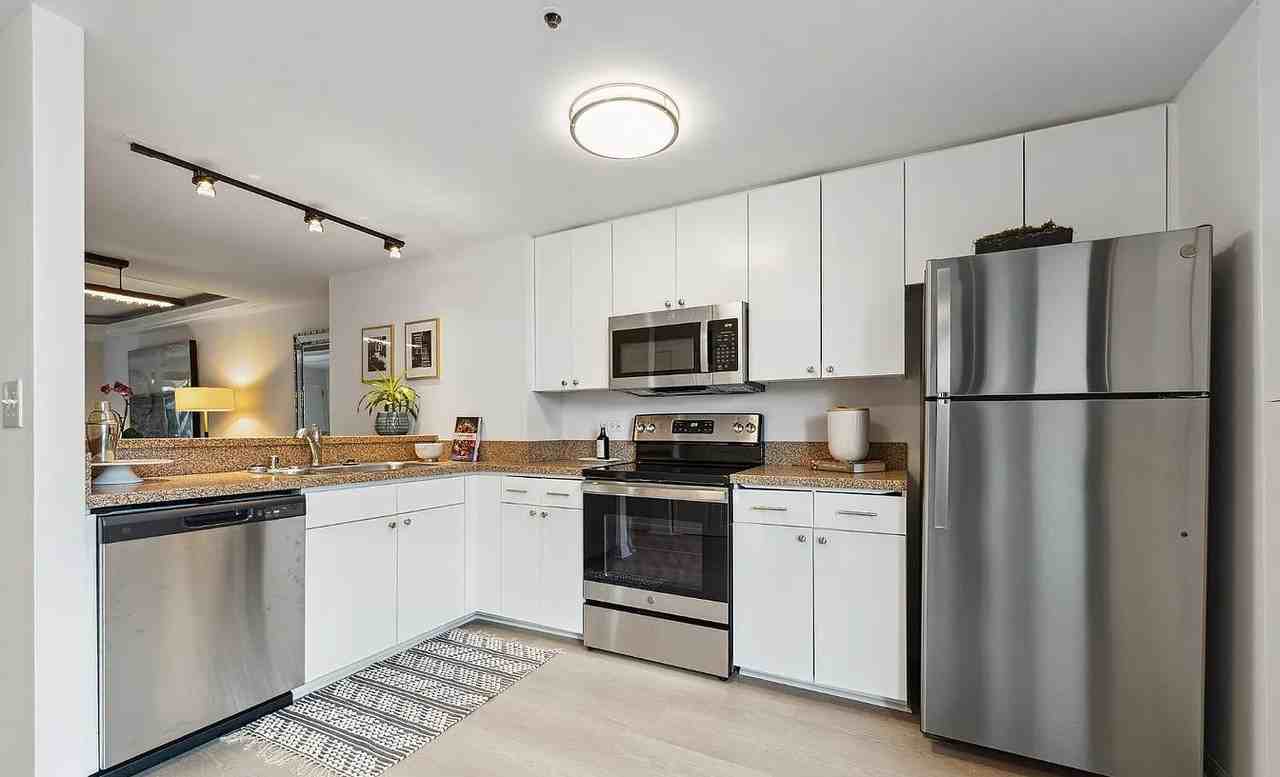 300 Berry St - Photo 5 of 6