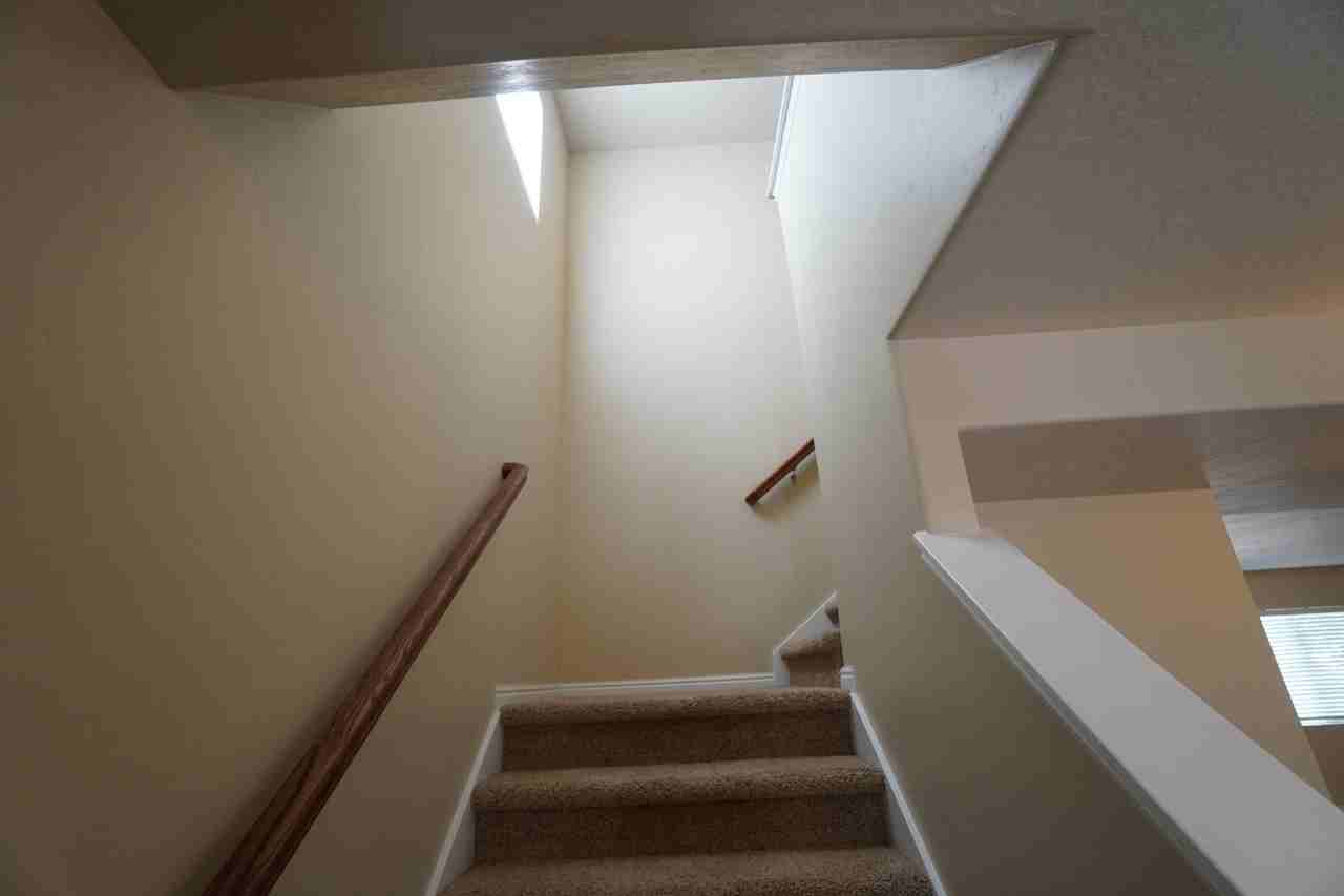 883 S Daisy Dr - Photo 5 of 47