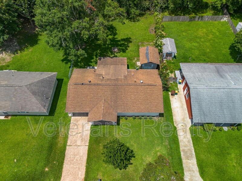 111 Valentine Dr - Photo 2 of 25