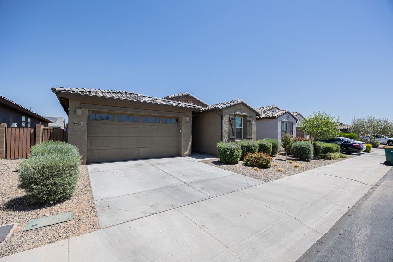 16870 W Las Palmaritas Dr - Photo 3 of 31