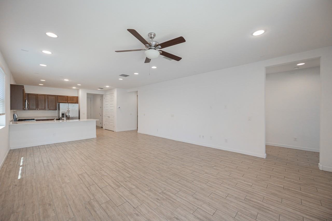 16870 W Las Palmaritas Dr - Photo 6 of 31