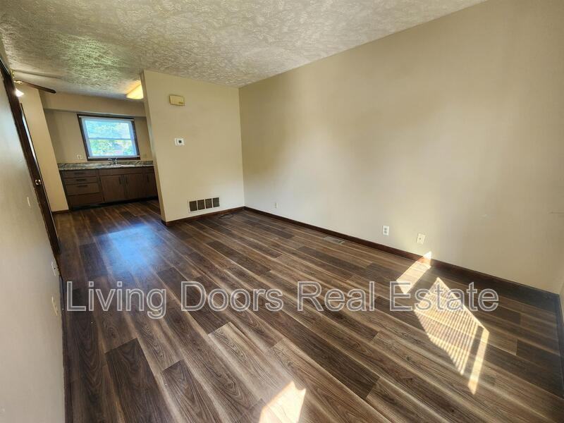 1627 Deweese Dr - Photo 6 of 14