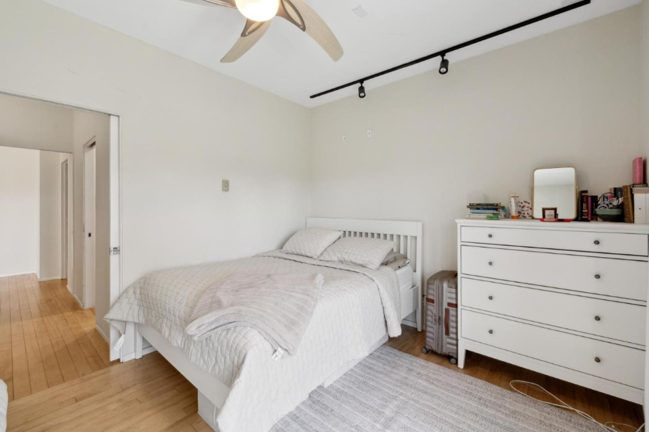 425 Alma St - Photo 5 of 19