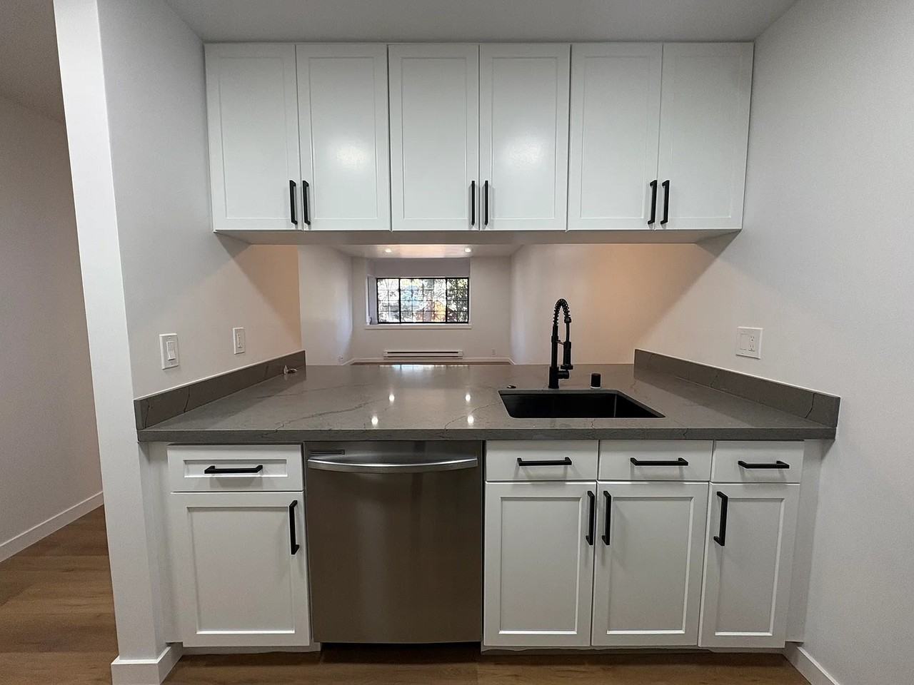 1600 3rd St - Photo 5 of 10