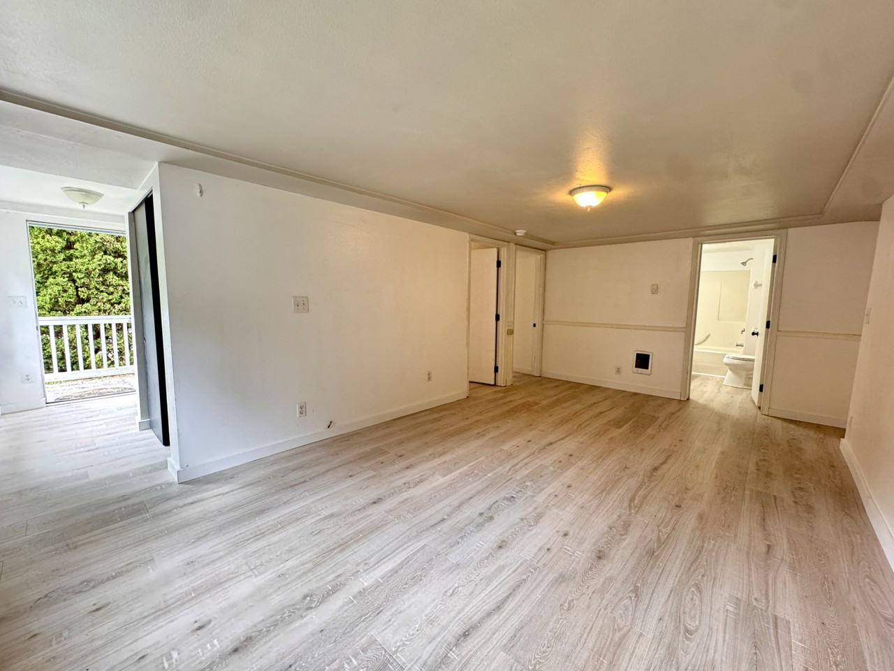 1409 W Railroad Ave #A - Photo 2 of 9