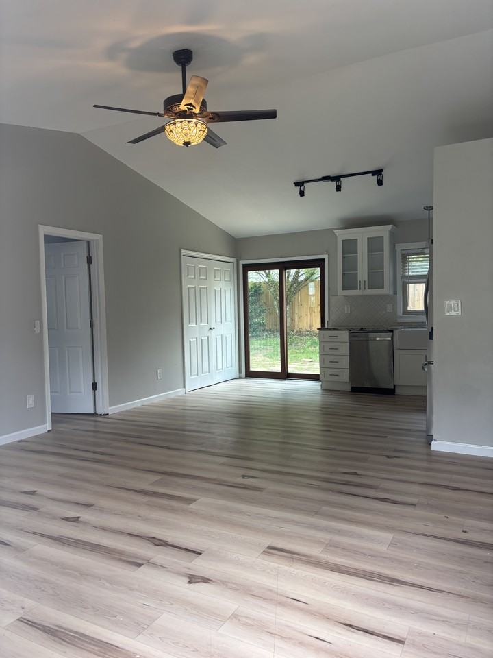 6 Ashwood Dr - Photo 3 of 18