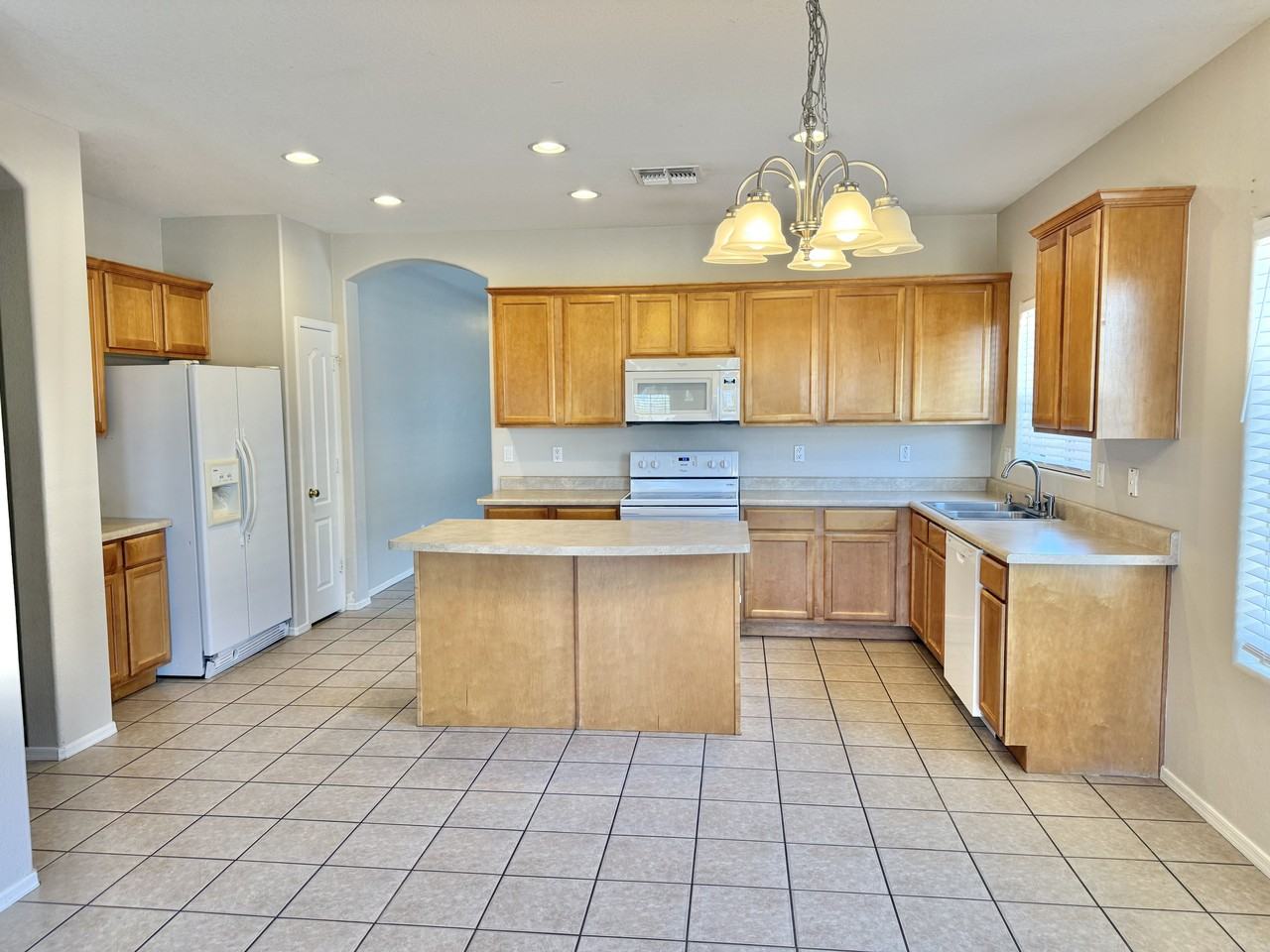 11830 W Washington St - Photo 2 of 24