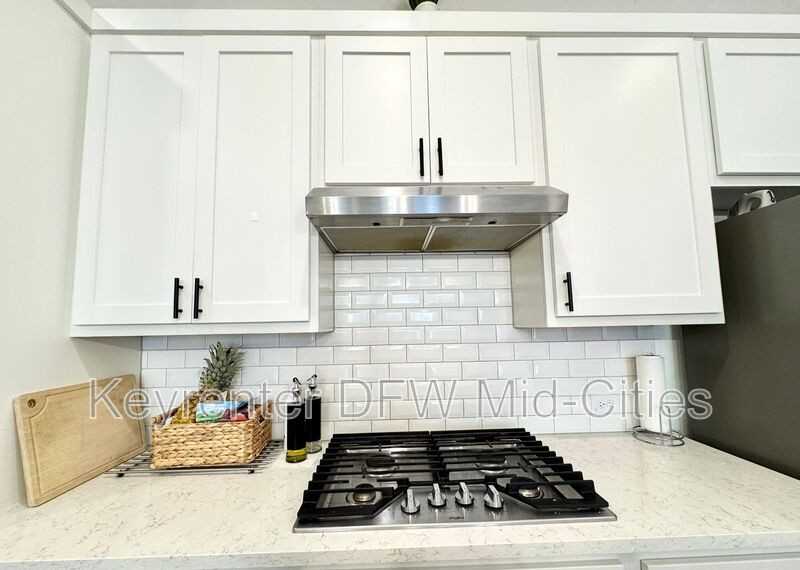 9927 Tolbert St - Photo 7 of 19