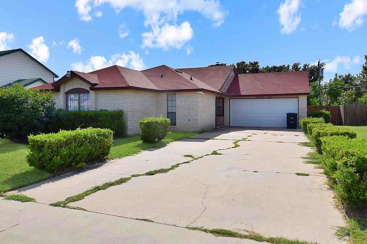 1909 Kingwood Dr - Photo 2 of 16