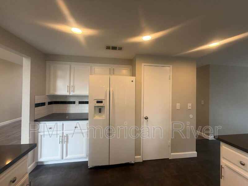 3400 Cobblestone Dr - Photo 7 of 22