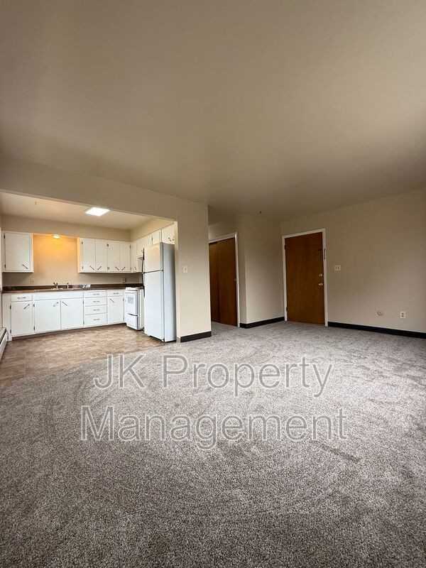 2100 4th St Ne #2 - Photo 5 of 24