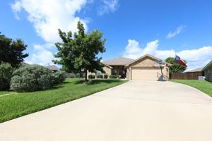featured image of 8413 Split Trail Cv