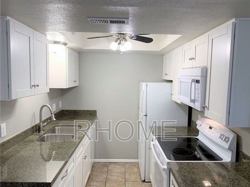430 E St #31 - Photo 4 of 11