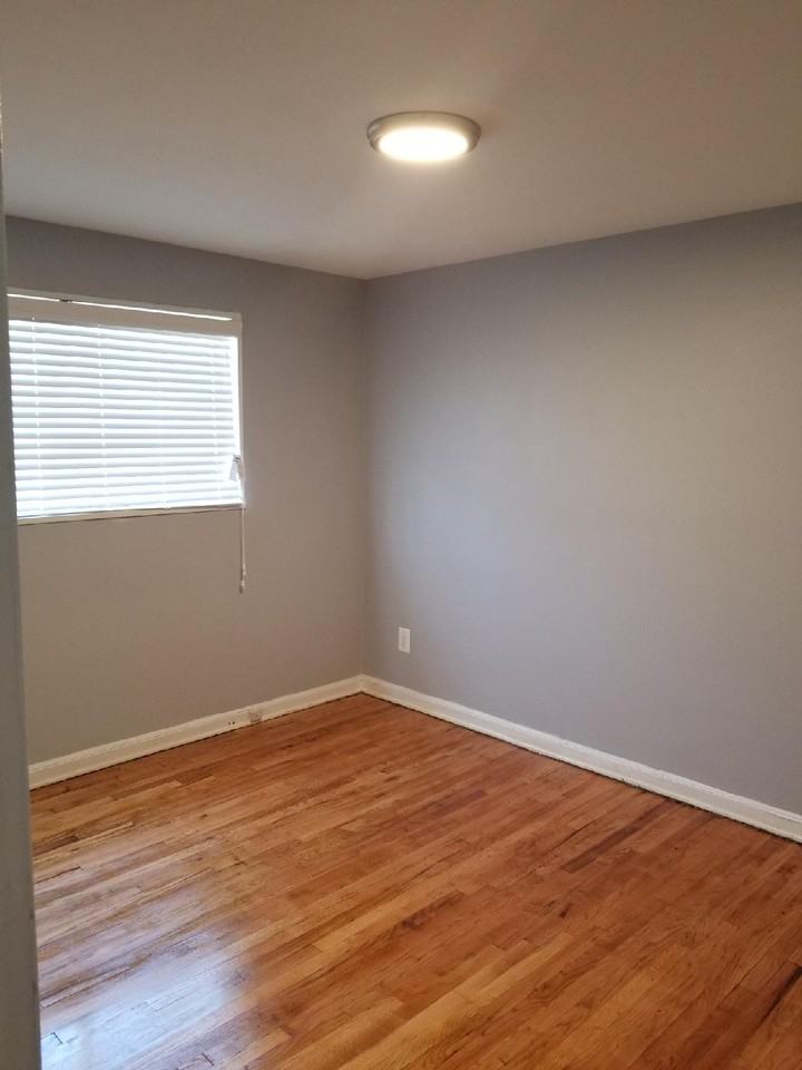 4742 S Capitol Ter Sw - Photo 4 of 8