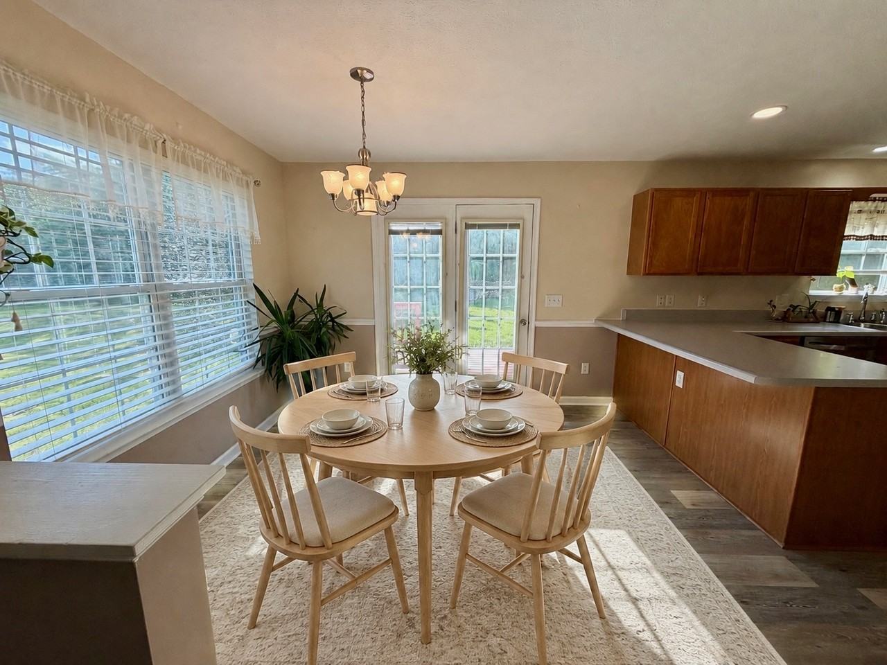 525 Pointe Dr #NA - Photo 4 of 16