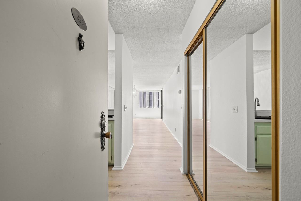 1140 E Ocean Blvd #225 - Photo 3 of 31