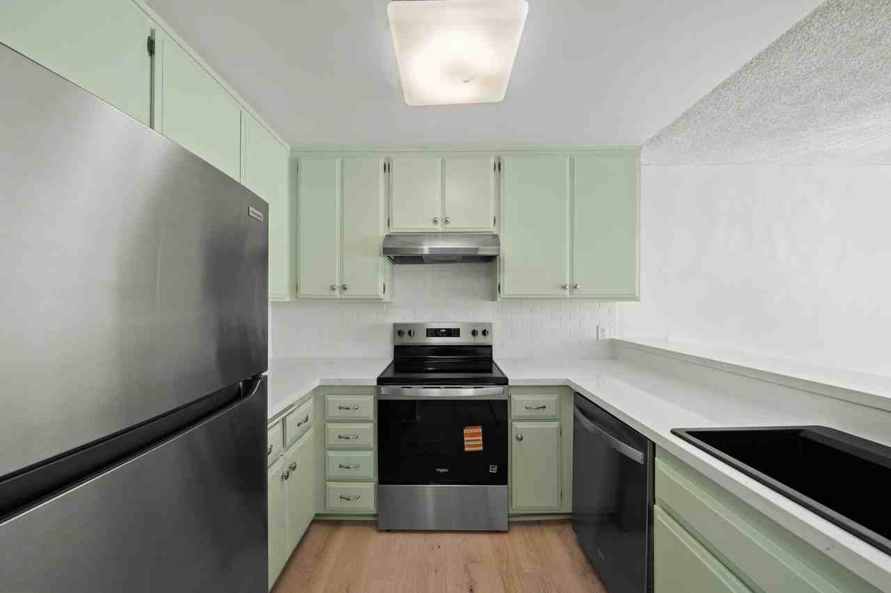 1140 E Ocean Blvd #225 - Photo 5 of 31