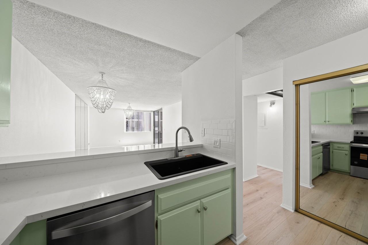 1140 E Ocean Blvd #225 - Photo 6 of 31