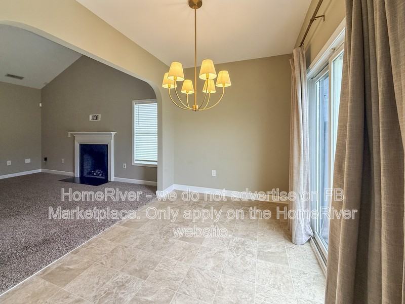 676 Broad Dr - Photo 5 of 21