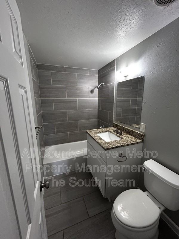 1720 Chester St #1 - Photo 5 of 11