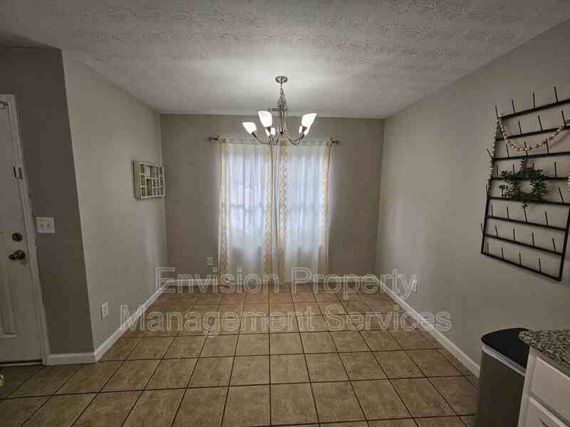 479 Lakeshore Dr - Photo 6 of 28