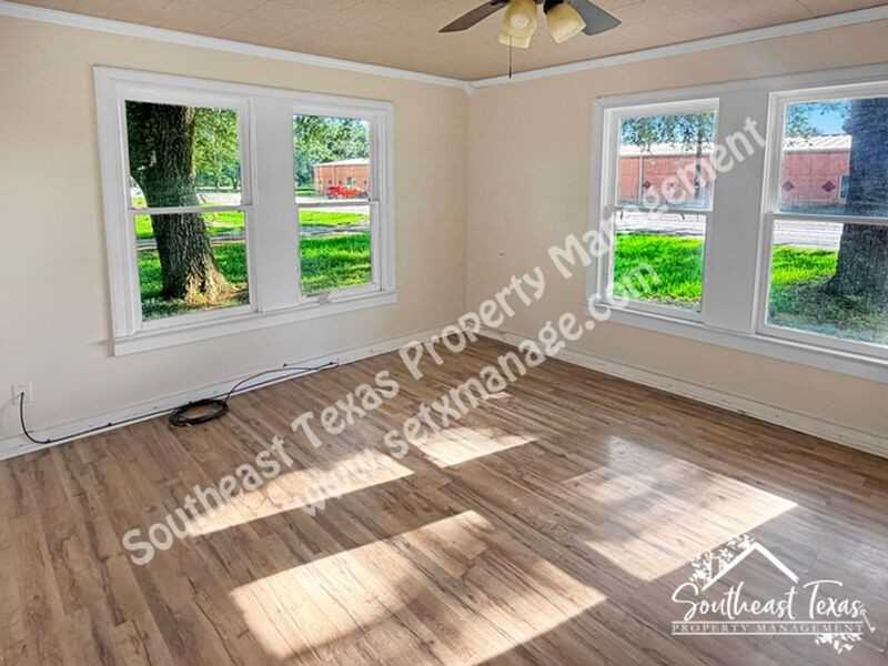 806 N Broadway St - Photo 7 of 11