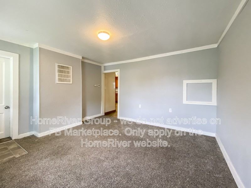 2304 Walnut St - Photo 3 of 17