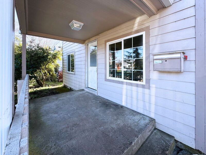 950 Clark St - Photo 6 of 37