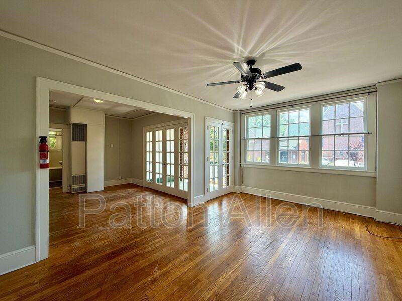 116 E Chestnut St #24 - Photo 2 of 21