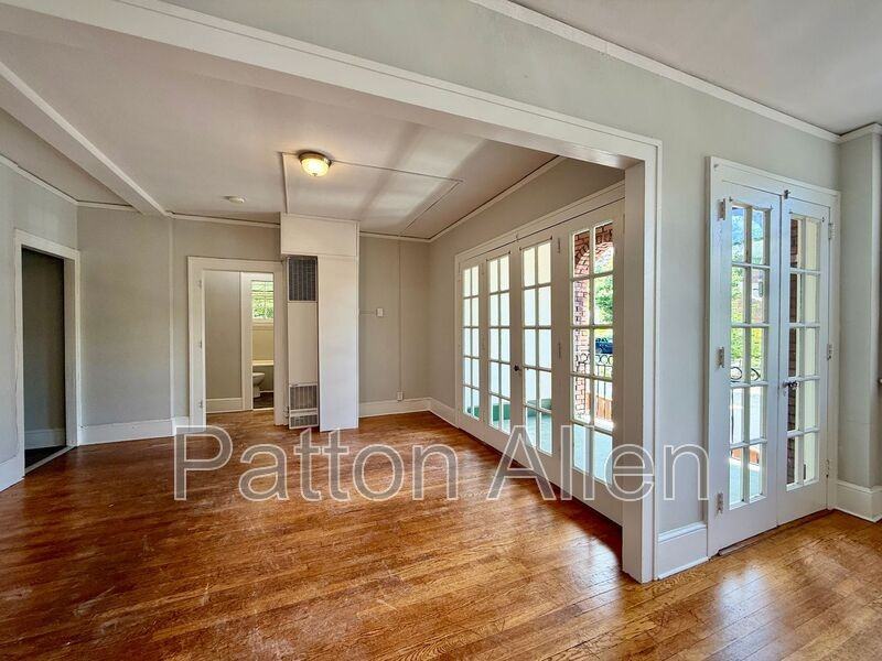 116 E Chestnut St #24 - Photo 4 of 21