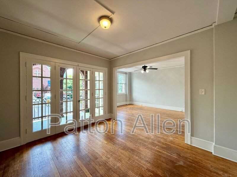 116 E Chestnut St #24 - Photo 6 of 21