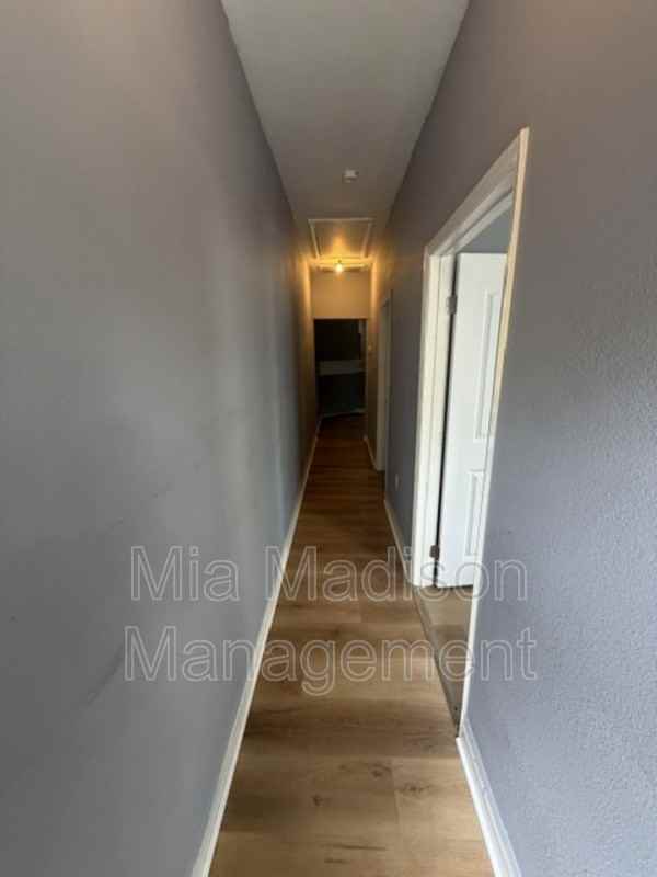 723 W 42nd St - Photo 2 of 11