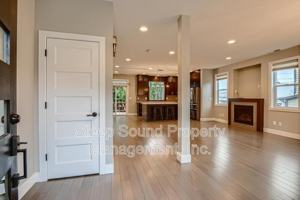 featured image of 1225 Ne Holland St