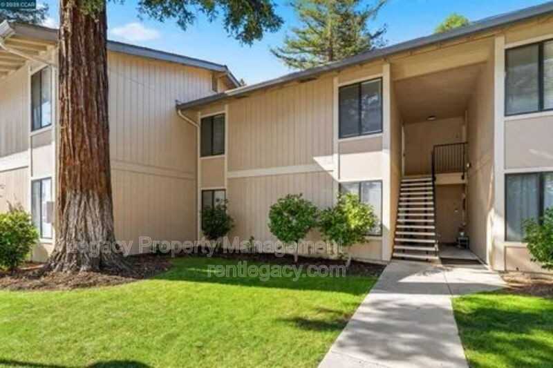 2125 Northwood Cir #D