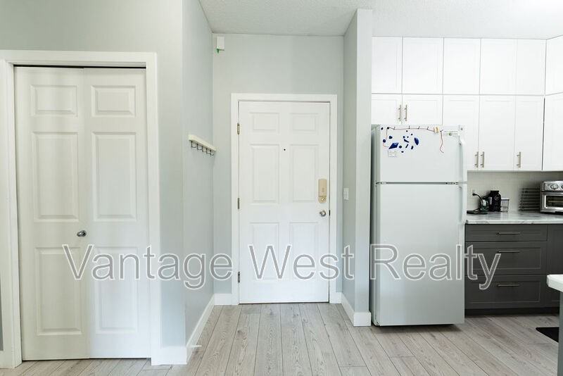 1401 Country Club Dr #109 - Photo 4 of 20