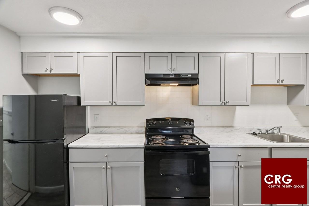 20 Thorn St #3 - Photo 5 of 15