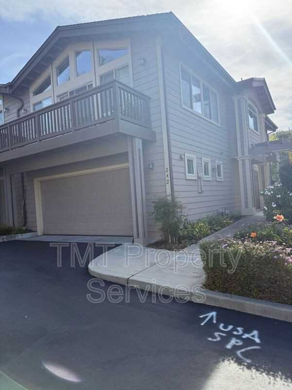 242 Lucas Ln