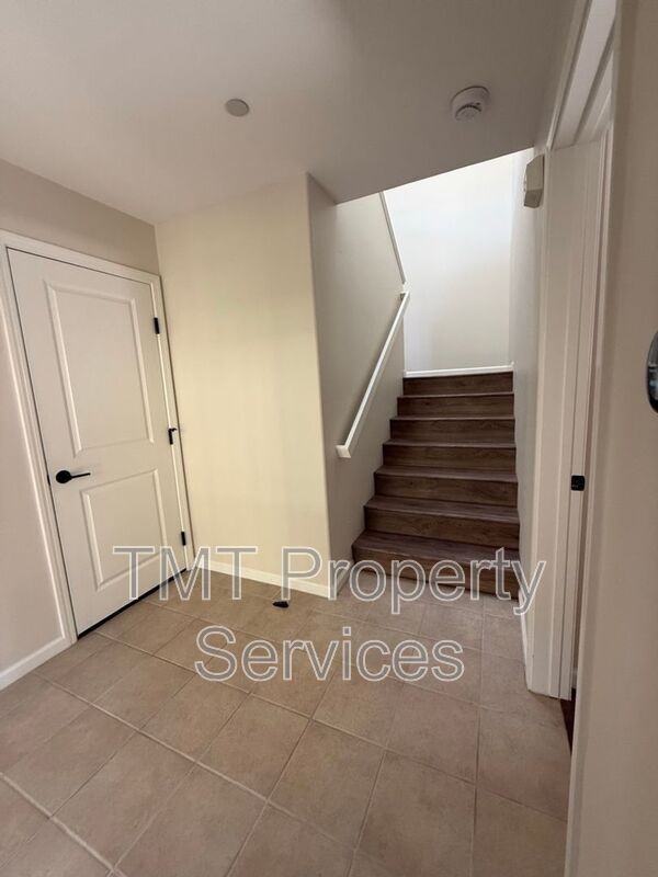 242 Lucas Ln - Photo 3 of 22