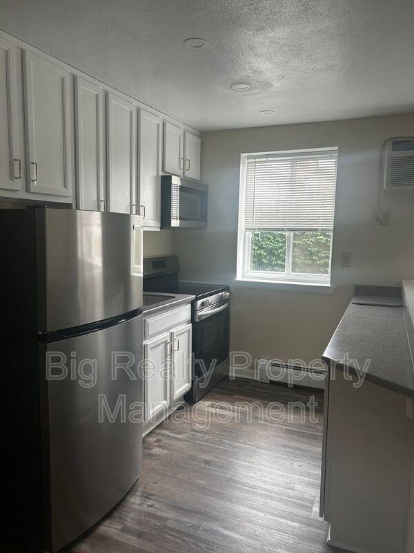 120 N Penn St #B6 - Photo 5 of 9