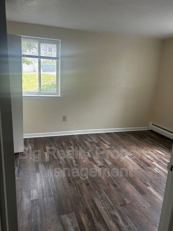 120 N Penn St #B6 - Photo 6 of 9