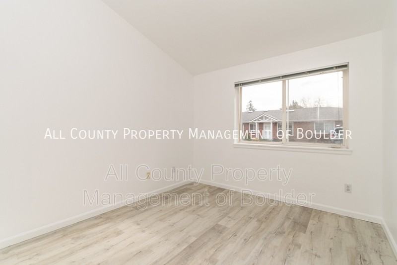 4390 Laguna Pl #J - Photo 3 of 9