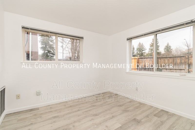 4390 Laguna Pl #J - Photo 4 of 9