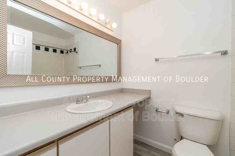 4390 Laguna Pl #J - Photo 5 of 9