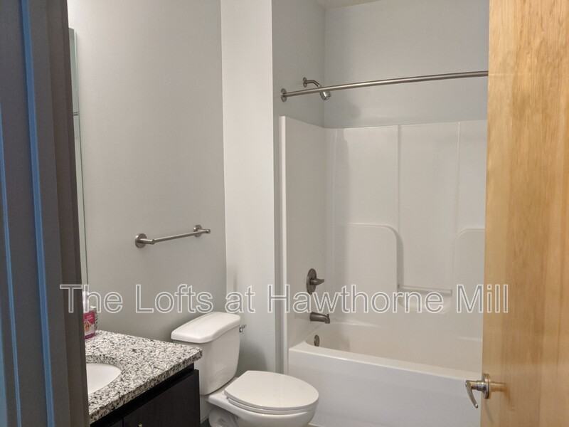 1101 Hawthorne Ln #123 - Photo 6 of 7