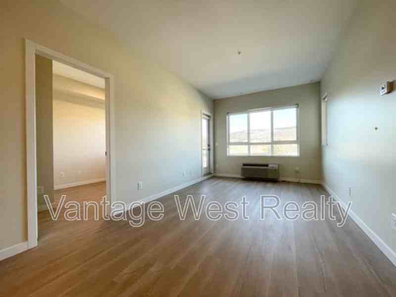 205 Carrington Ridge 3635 - Photo 3 of 8