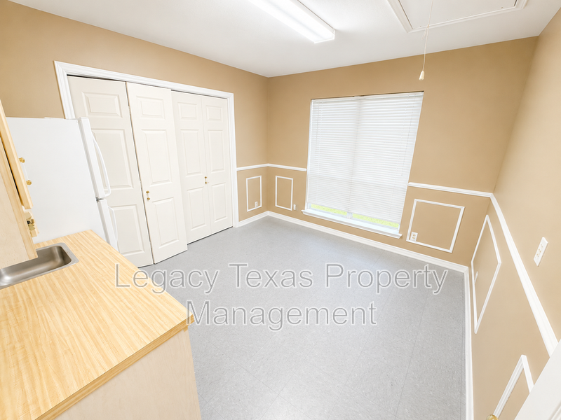 508 N Crowley Rd - Photo 4 of 19