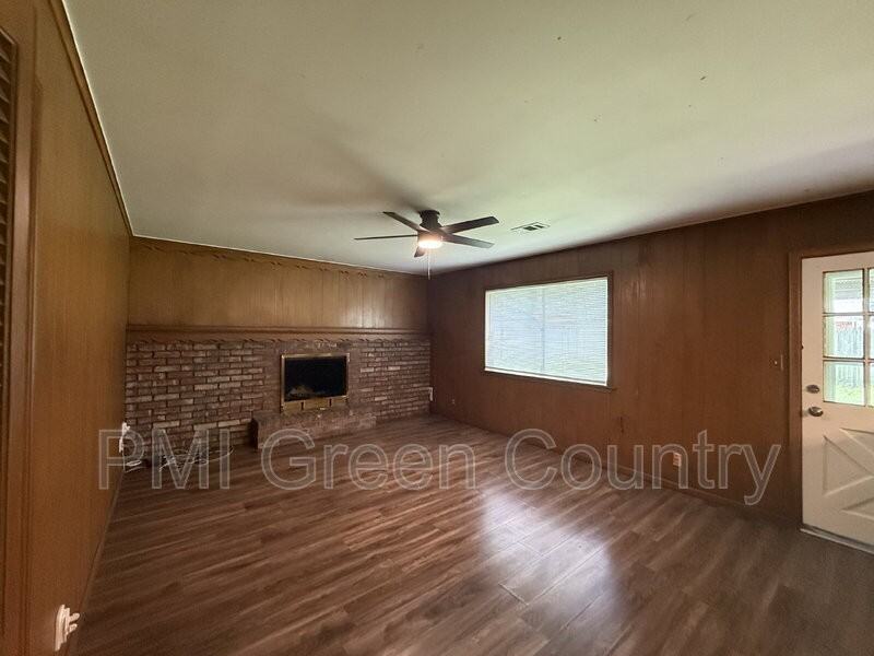 8174 E 31st Pl - Photo 4 of 18