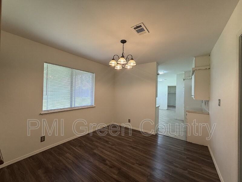8174 E 31st Pl - Photo 7 of 18