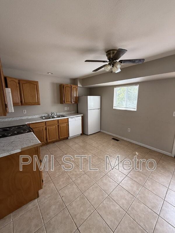10515 Renfrew Dr - Photo 3 of 11