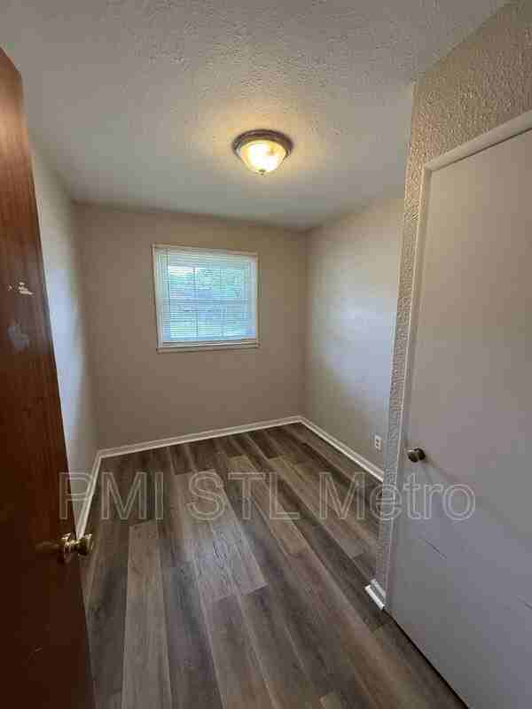 10515 Renfrew Dr - Photo 4 of 11